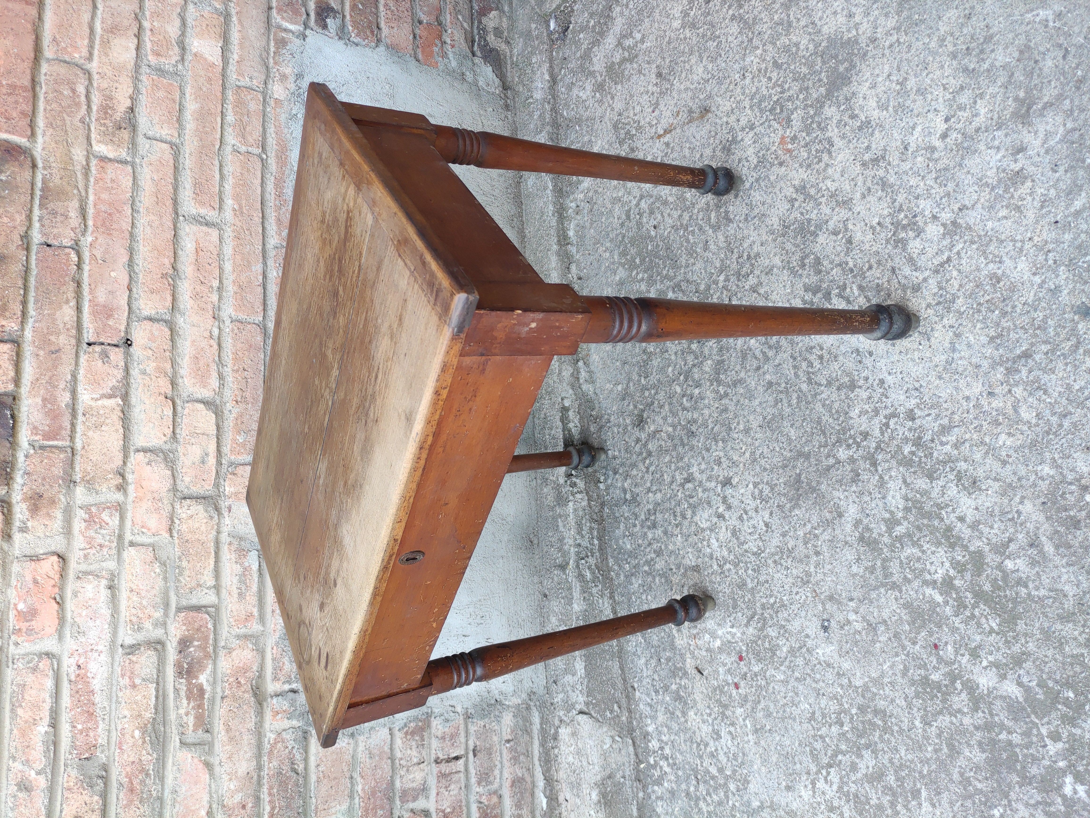 mesa auxiliar tocador espejo madera 65x63.3x41 1u